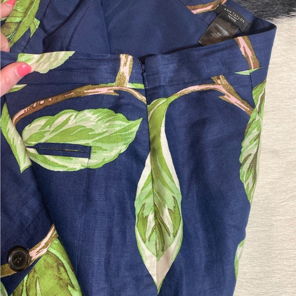 Ann Taylor Women's Skirt in a blue and green floral tropical print - Picture 7 of 8